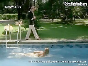 Sybil Danning Pool , Vintage in Das Madchen mit der heisen Masche (1972) 6