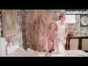 Barbara Bouchet in 40 gradi all'ombra del lenzuolo (1976) 16
