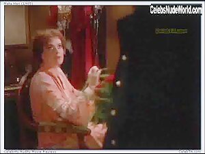 Sylvia Kristel Costume , Flasing in Mata Hari (1985) 12
