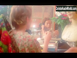 Sylvia Kristel Hot , Vintage scene in Emmanuelle (1974) 8