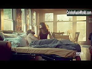 Tatiana Maslany in Orphan Black (series) (2013) 18