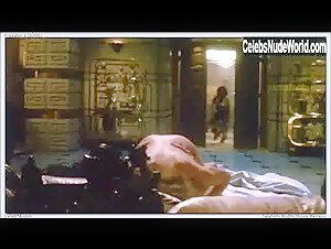 Teri Weigel in Predator 2 (1990) 5