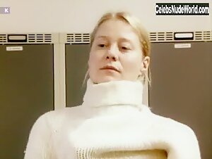 Trine Dyrholm in Forbrydelser (2004) 4
