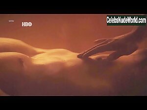 Unknown Girls butt , nude scene in A Vida Secreta dos Casais (series) (2017) 7