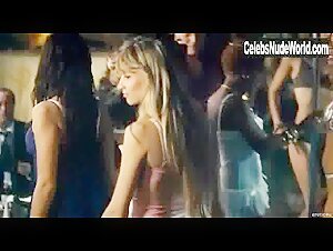 Unknown Girls in Canciones de amor en Lolita's Club (2007) 8