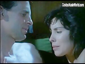 Valentina Vargas Kissing , Couple in Street of No Return (1989) 2