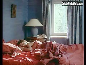Vanessa Paradis Sensual , Blonde in Noce blanche (1989) 11