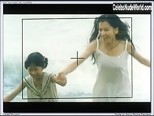 Vivian Hsu Outdoor , Brunette in Chi luo tian shi (1995) 8