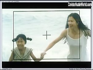 Vivian Hsu Outdoor , Brunette in Chi luo tian shi (1995) 9