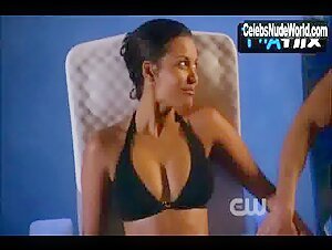 Jessica Lucas sexy in Melrose Place