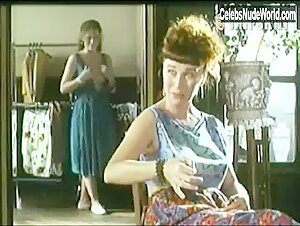 Aitana Sánchez-Gijón Nude, breasts scene in Bajarse al moro (1989) 5