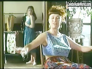Aitana Sánchez-Gijón Nude, breasts scene in Bajarse al moro (1989) 6