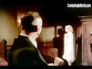 Alexandra Powers Sexy scene in Last Man Standing (1996) 12