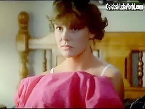 Amanda Bearse in Fright Night (1985) scene 1 15