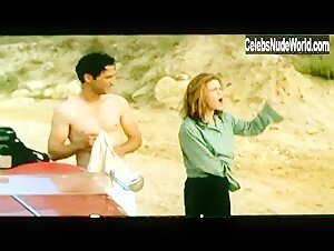 Allison Smith bush, butt scene in Los anos barbaros (1998) 17