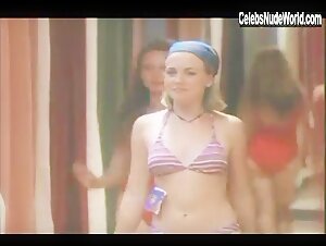 Melissa Joan Hart bikini, Sexy scene in Sabrina, the Teenage Witch (1996) 7