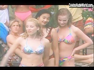 Melissa Joan Hart Blonde , Bikini scene in Sabrina, the Teenage Witch (1996) 1