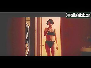 Michelle Forbes underwear, Sexy scene in Kalifornia (1993) 3