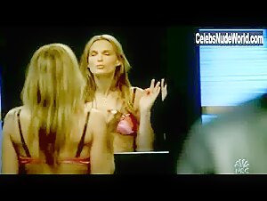 Molly Sims underwear, Sexy scene in Las Vegas (2003-2008) 4