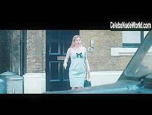 Renée Zellweger Sexy Dress , Lingerie scene in Bridget Jones: The Edge of Reason (2004)