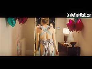 Renée Zellweger Sexy scene in Bridget Jones's Baby (2016) 8