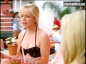 Tori Spelling bikini, Sexy scene in Beverly Hills, 90210 (1990-2000) 17