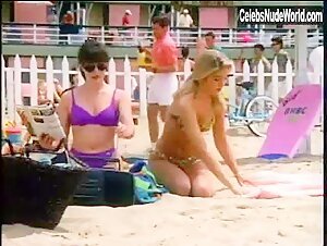Tori Spelling Bikini , Beach scene in Beverly Hills, 90210 (1990-2000) 1