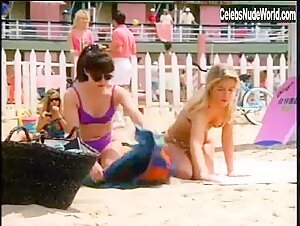 Tori Spelling Bikini , Beach scene in Beverly Hills, 90210 (1990-2000) 10
