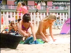 Tori Spelling Bikini , Beach scene in Beverly Hills, 90210 (1990-2000) 11