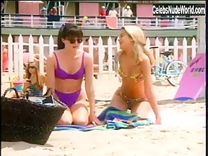 Tori Spelling Bikini , Beach scene in Beverly Hills, 90210 (1990-2000) 16