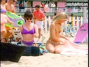 Tori Spelling Bikini , Beach scene in Beverly Hills, 90210 (1990-2000) 5