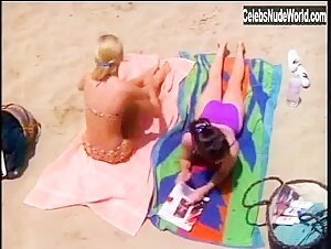 Tori Spelling Sexy, bikini scene in Beverly Hills, 90210 (1990-2000) 5