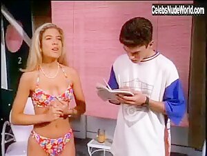 Tori Spelling Blonde , Babe scene in Beverly Hills, 90210 (1990-2000) 1