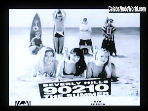 Tori Spelling bikini, Sexy scene in E! True Hollywood Story (1996-2006) 10