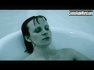 Angela Landis Nude, Bathtub scene in Anna's Eve (2004) 1