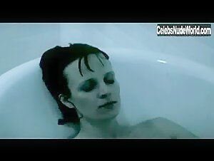 Angela Landis Nude, Bathtub scene in Anna's Eve (2004) 2