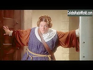 Amy Yasbeck Sexy, underwear scene in Robin Hood: Men in Tights (1993) 18