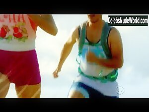 Angela Sprinkle Sexy scene in Hawaii Five-0 (2010-2020) 4