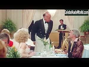Bernadette Peters Sexy scene in The Jerk (1979) 3