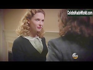 Bridget Regan, Hayley Atwell Sexy, lesbian scene in Agent Carter (2015-2016) 5