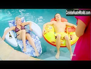Busy Philipps bikini, Sexy scene in Cougar Town (2009-2015) 1