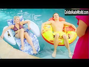 Busy Philipps bikini, Sexy scene in Cougar Town (2009-2015) 2