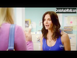 Busy Philipps Sexy scene in Cougar Town (2009-2015)
