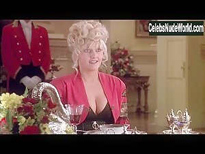 Camille Coduri Sexy scene in King Ralph (1991) 4
