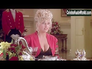 Camille Coduri Sexy scene in King Ralph (1991) 9