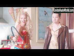 Busy Philipps Blonde , Costume scene in Cougar Town (2009-2015) 20