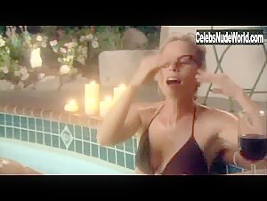 Cheryl Hines bikini, Sexy scene in Bickford Shmeckler's Cool Ideas (2006) 9