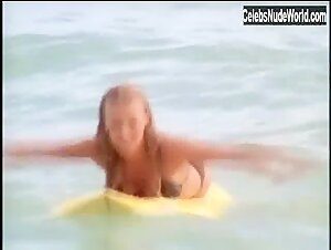 Cheryl Ladd bikini, Sexy scene in Charlie's Angels (1976-1981) 4