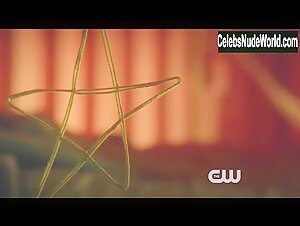 Chelsea Gilligan underwear, Sexy scene in Star-Crossed (2014) 3
