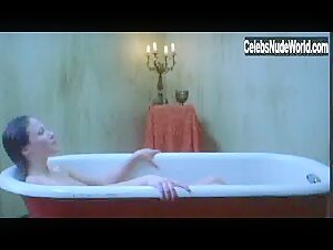 Courtney Kocak Bathtub , Gore scene in Apocalypse and the Beauty Queen (2005) 1